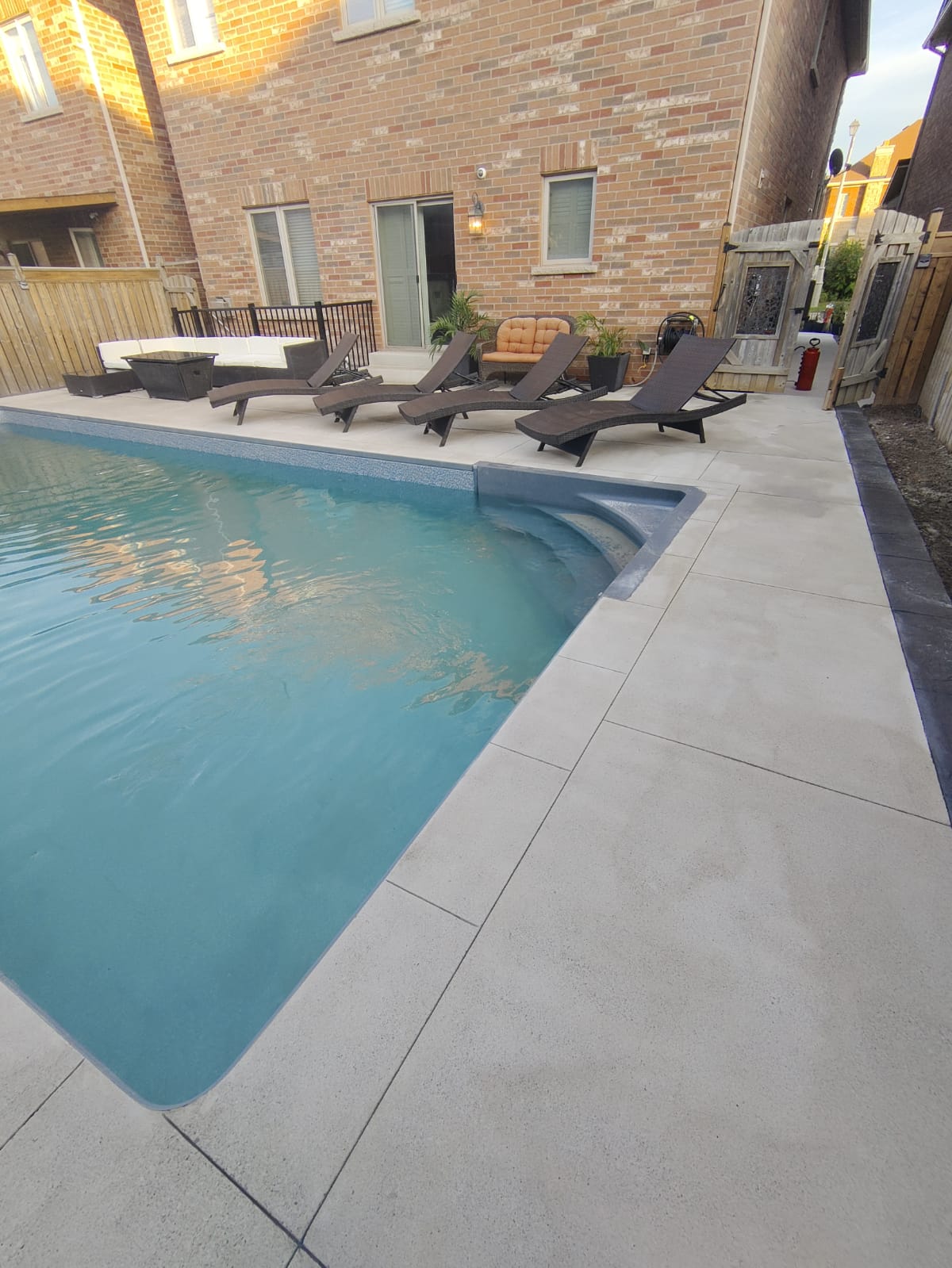 Vinyl Over Concrete/Steel Pools